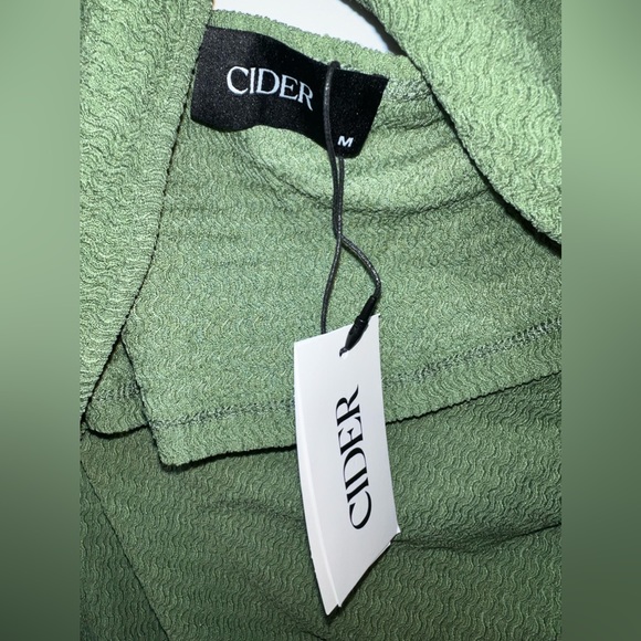 Super cute matching skirt set by Cider (weird pix o_O) - Picture 2 of 3